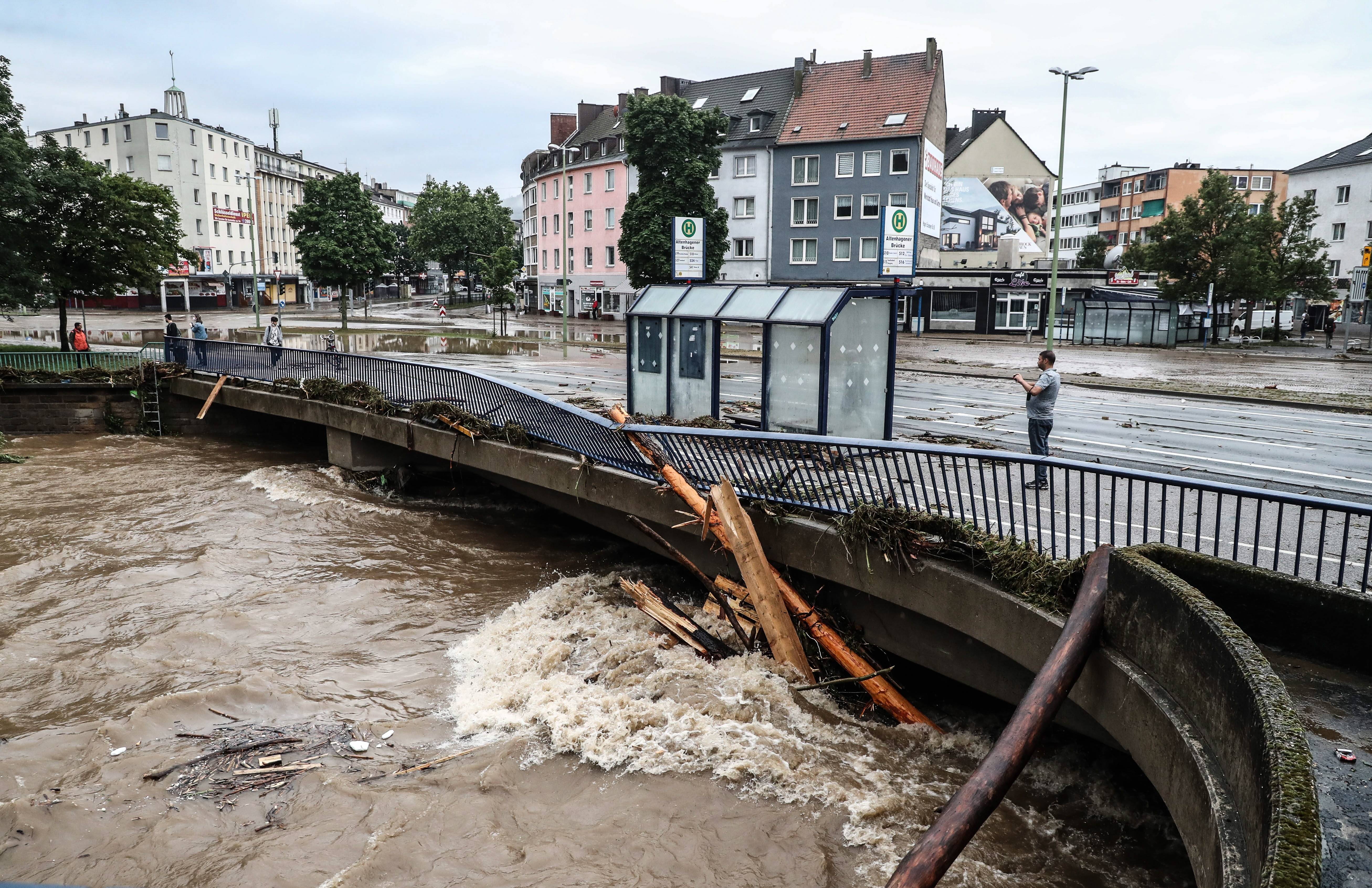 德国暴雨城市被淹图片