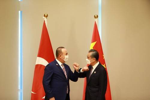 土耳其外长:土方支持同中国企业进一步深化疫苗合作,土方愿同中方加强