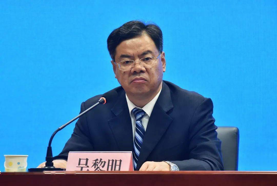 吴黎明:7月16日上午,省卫生健康委举行"庆祝建党百年 巡礼健康山东"