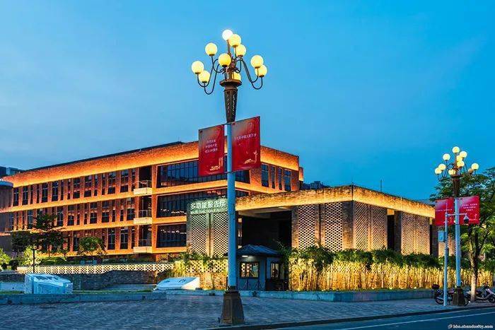 北滘夏日的绝佳打卡地~67这璀璨夜景太美了……_市民广场