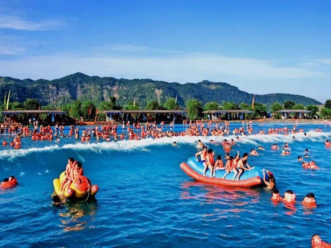 【自驾目的地】热爱不止,快来西部大峡谷冲浪池造浪一"夏"!_水城