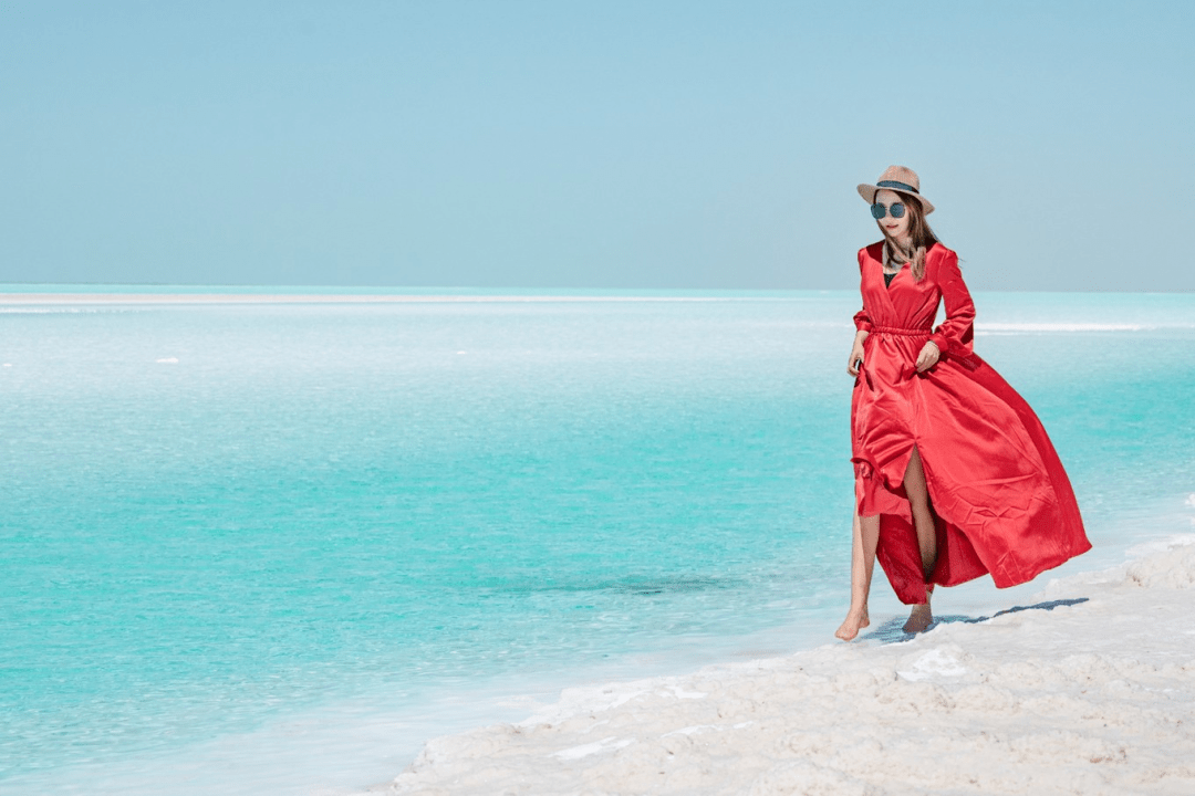 恶魔之眼水上雅丹茫崖翡翠湖俄博梁雅丹东台吉乃尔湖9日摄影