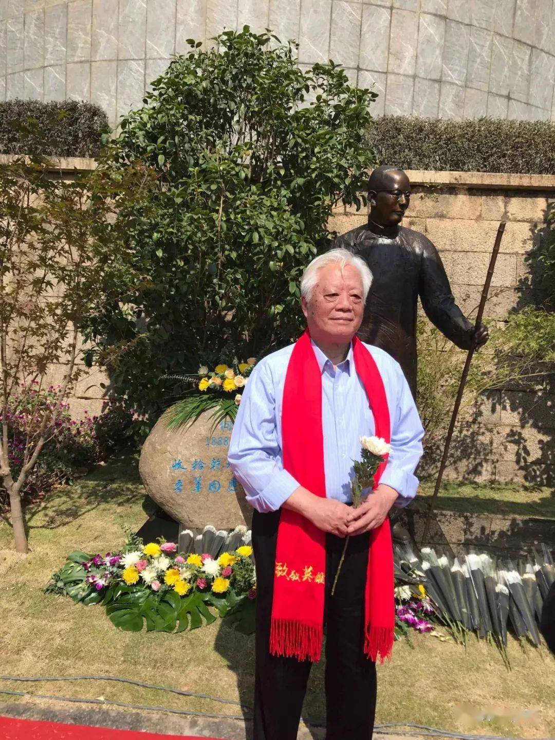 深切缅怀中国新闻界精英,福清乡贤何达先生_将军