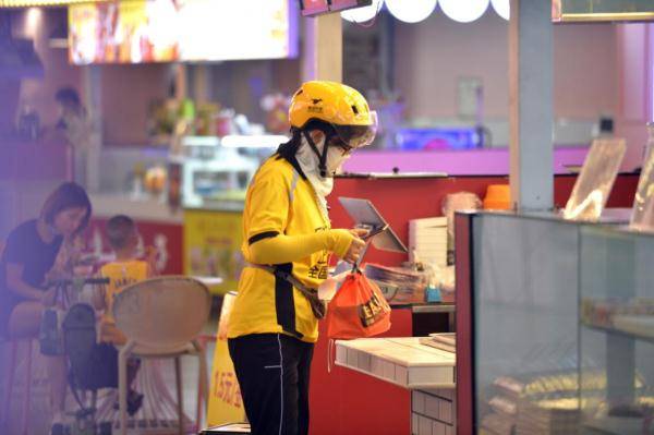 细胞|燕郊女骑手：为了患白血病的孩子，妈妈快跑