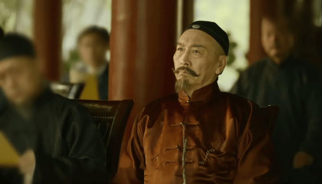 在《觉醒年代》中,顽固的守旧派"老头儿"辜鸿铭圈粉无数.