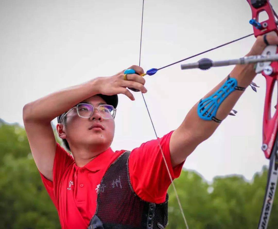 五天的比赛紧张而激烈,我区射箭运动员奋勇争先,努力拼搏,向每一支箭