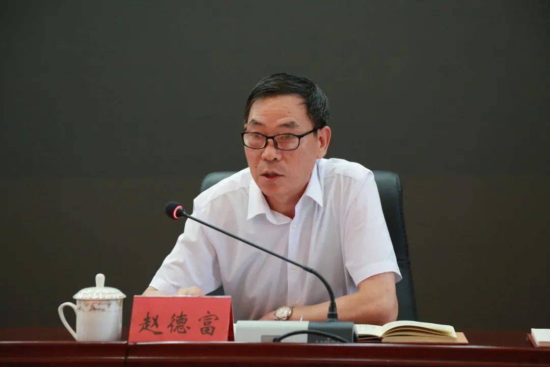 现场点评各自分管工作郜培法,郭瑞林赵永红,董海顺,赵德富开发区班子