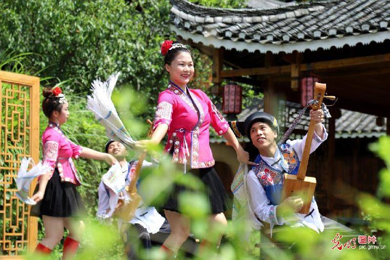 in|Ethnic tourism booming in C China's Hunan