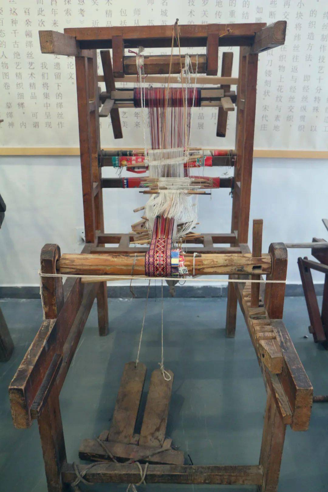 守艺通州一寸缂丝一寸金制作龙袍的纺织技艺太美太绝了