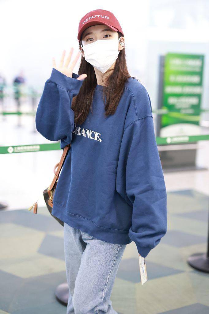 Emily|get欧阳娜娜同款小红帽 做运动休闲时髦精