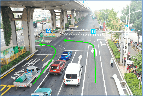 注意北园高架历山路口下桥车辆禁左