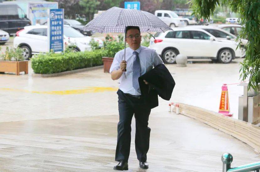 小穆看两会 | 政协委员"提案"报到_峰峰矿区