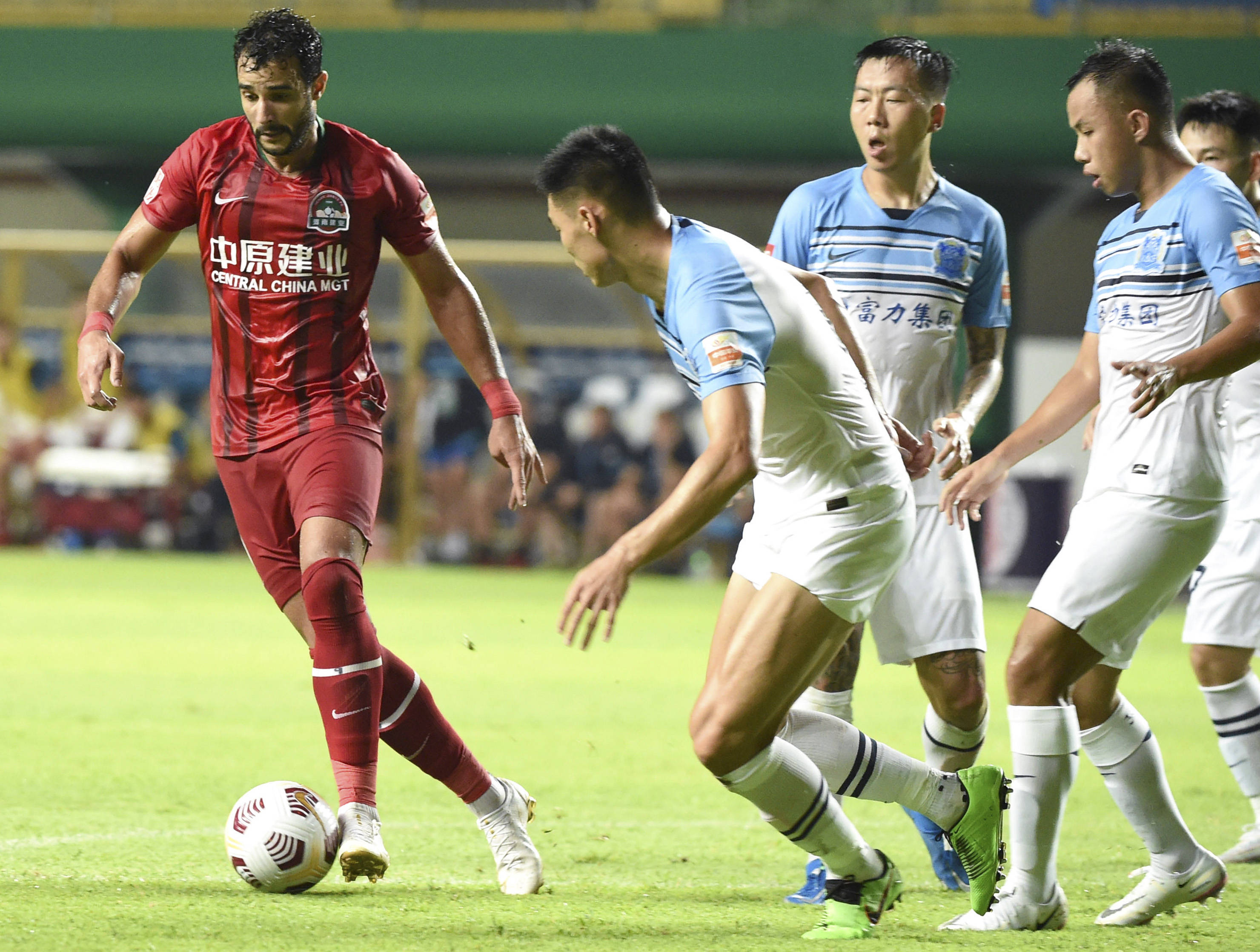 足球——中超:广州城对阵河南嵩山龙门