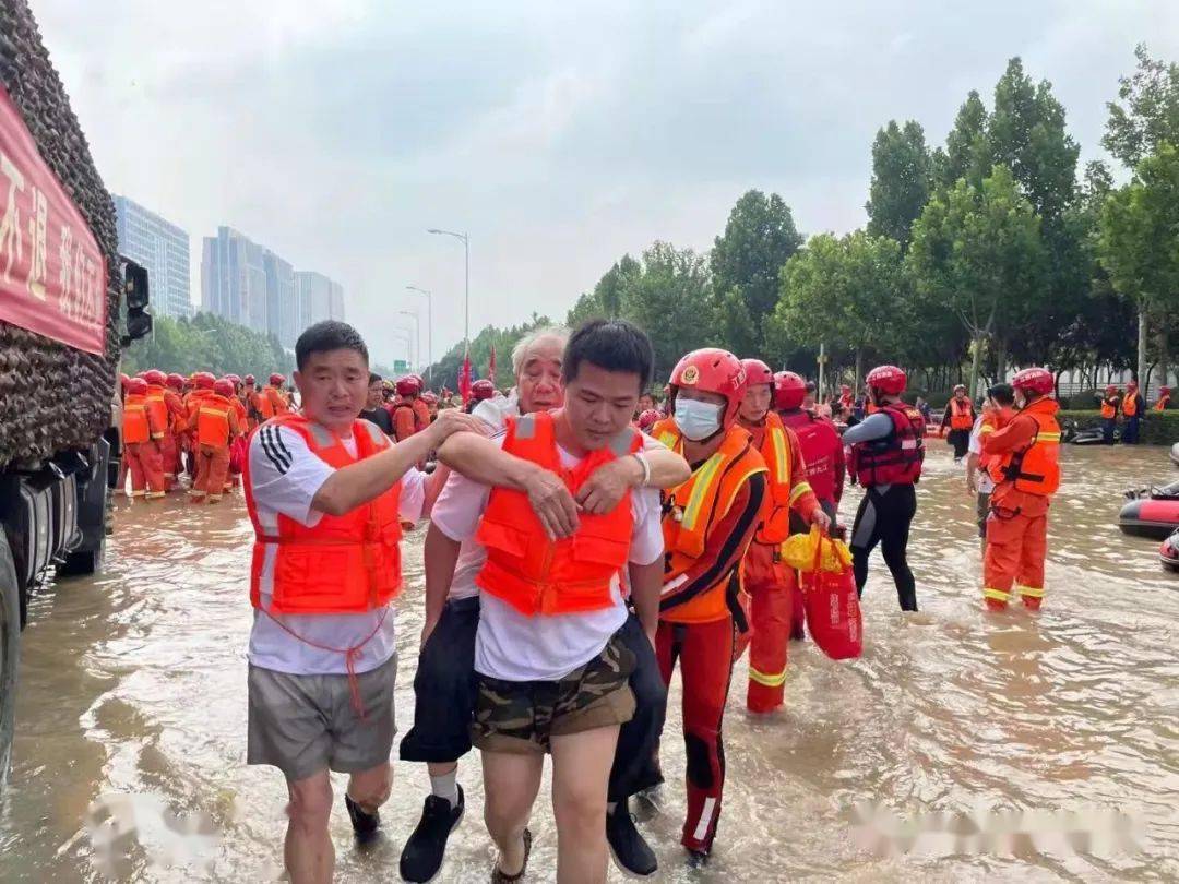 十八名勇士的郑州之战商丘水上义务救援队郑州抗洪救灾速记