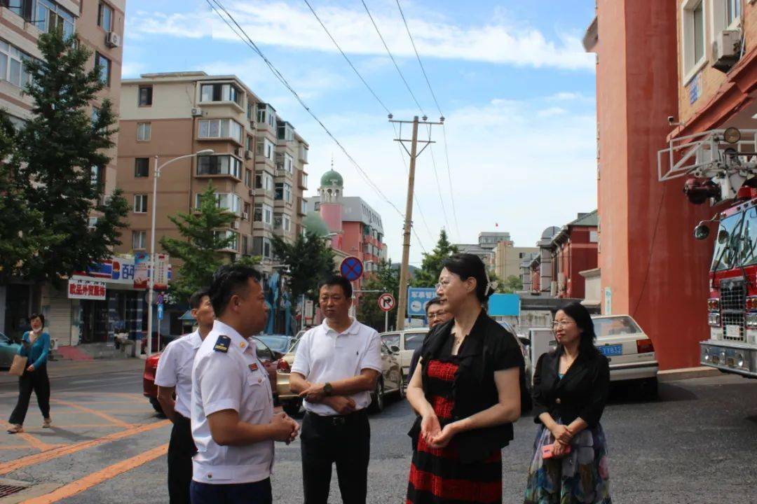 西岗区人大主任于丽艳带领区四大班子慰问西岗消防大队