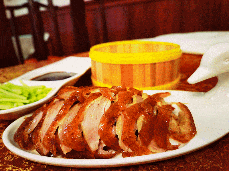 899元抢原价324元八一三鸭子楼4人餐烤鸭三杯鸡蒜子牛肉粒貂蝉包菜