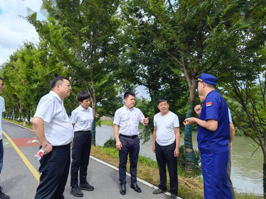 7月21日,金华市消防救援支队汤勇政委深入东阳大队调研指导工作,潘