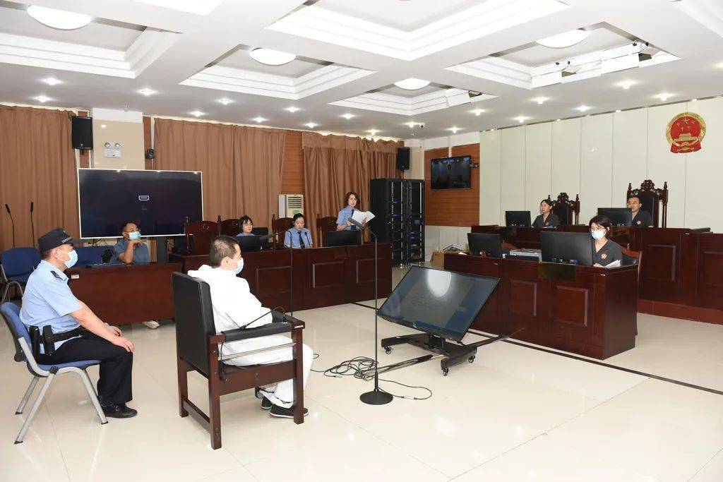 吴忠一起男子杀妻案在中院开庭检察长张炜出庭公诉