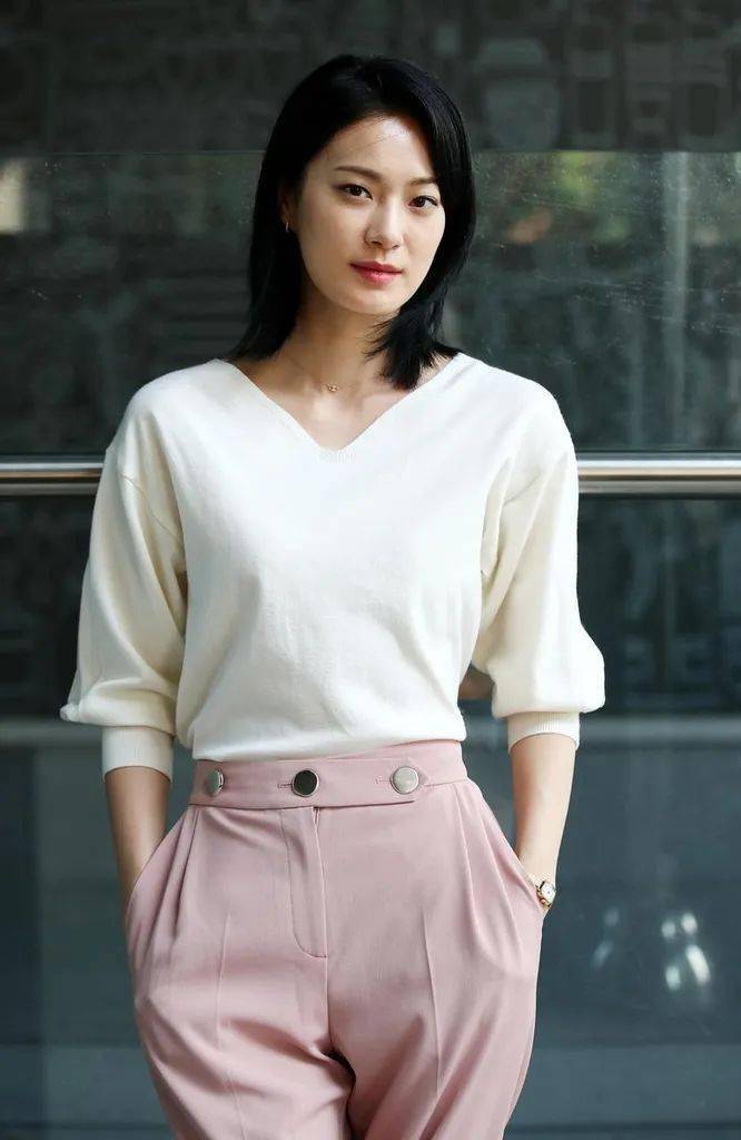 女演员, 对摄像机镜头充满恐惧, 经历了长达10年的龙套时期