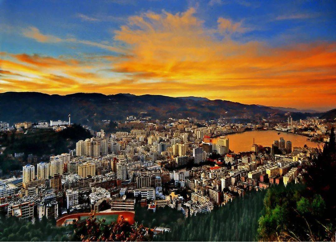 嘿个旧在等你把它绘成梦里的模样