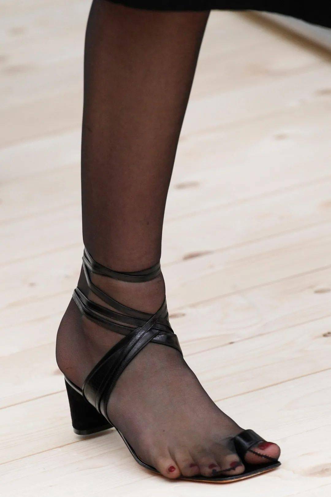 品牌|Phoebe Philo要回归,最期待她的鞋!