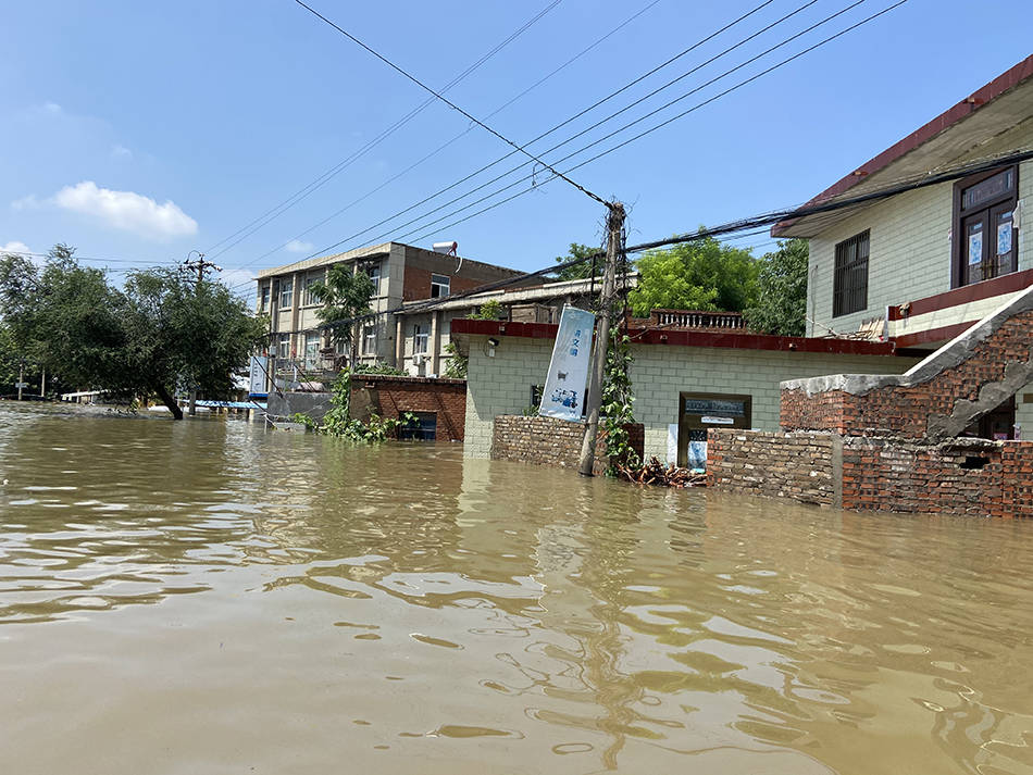 特稿|水困卫辉:"泽国"上的疾速救援