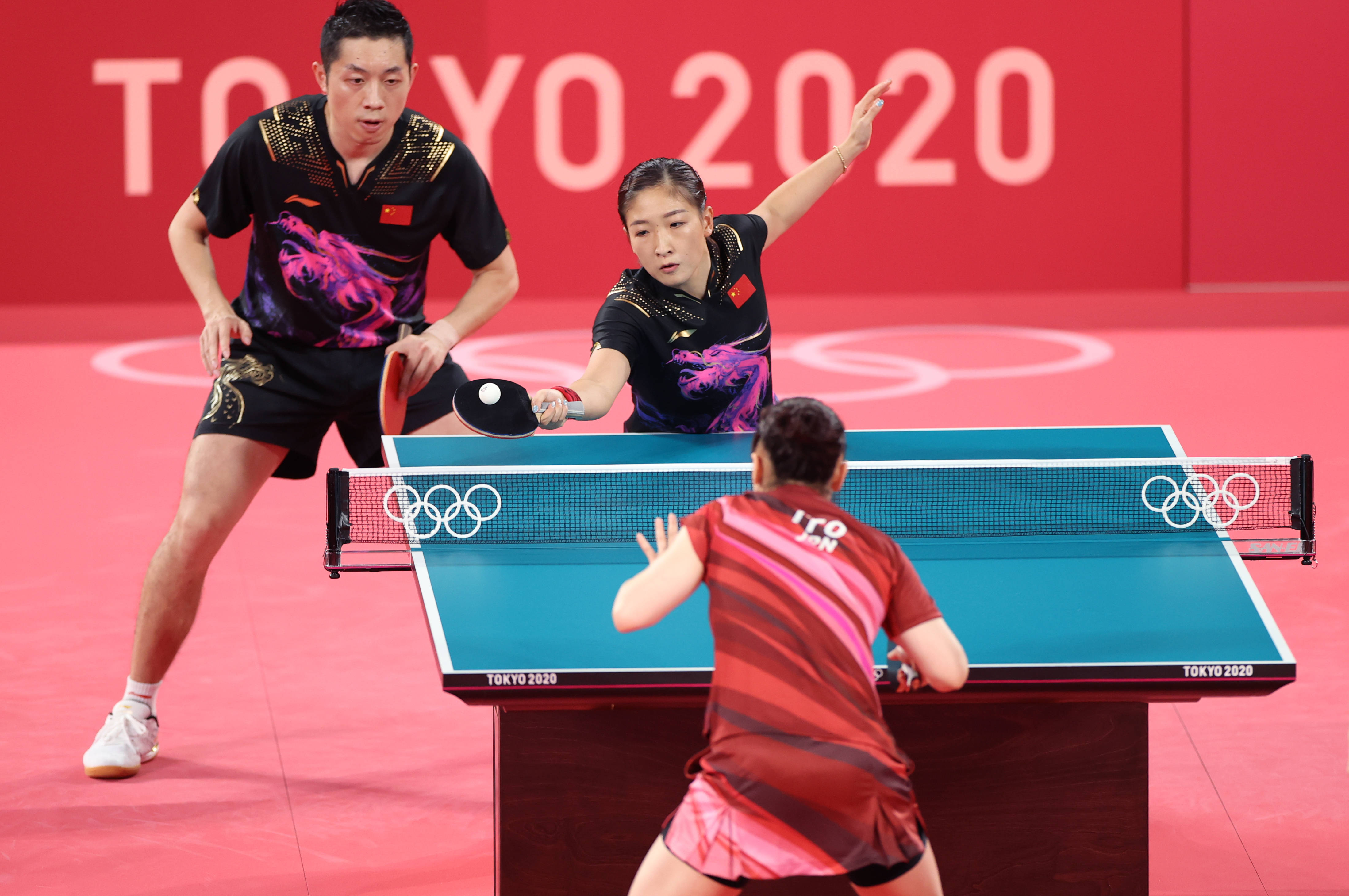 男乒世界杯：张本智和4-3险胜获铜牌，球迷：奖牌换颜色了_中国体育直播TV