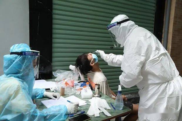 越南新冠疫情7月26日起胡志明市市民18时之后不许外出河内肺科医院已