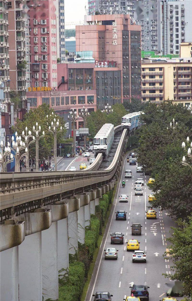 重庆九龙坡轻轨图片