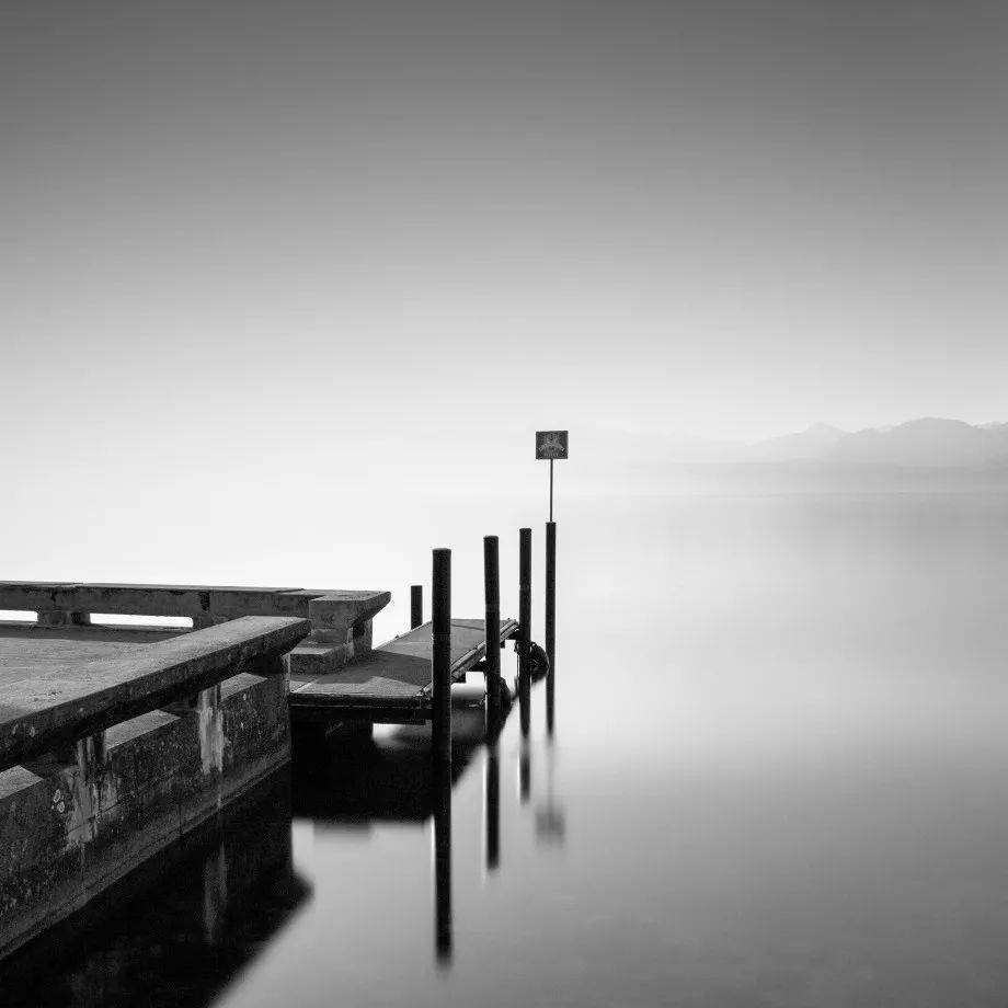 视界| 单色寂静水景