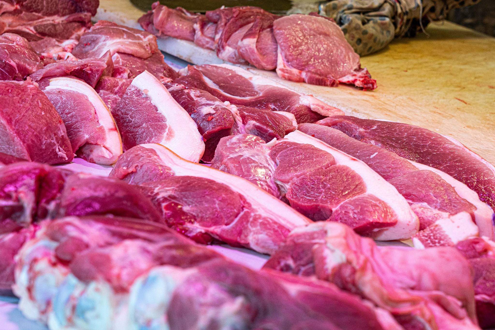商务部:上周猪肉批发价格每公斤20.77元 下降0.6%