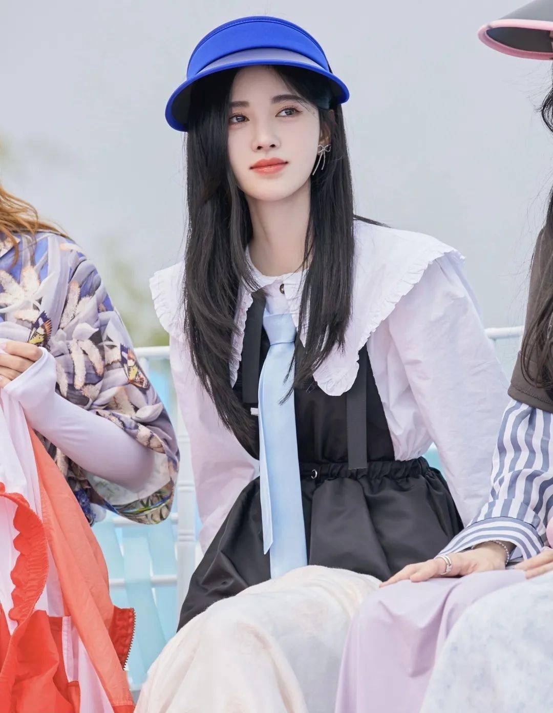 材质|Loewe、Miu Miu草编帽，才是今夏最时髦凹造型神器！