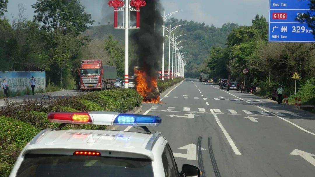 目前,事故原因仍在进一步调查中.天气炎热,增加了汽车自燃的风险.