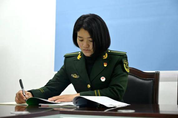 网友:这才是我们要追的偶像!_达娃