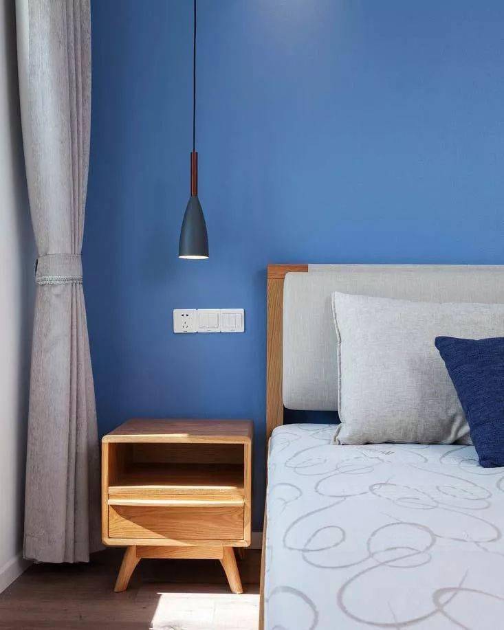 90㎡素静北欧风两居室,卡座,黑板墙,三分离……用心的设计总能打动