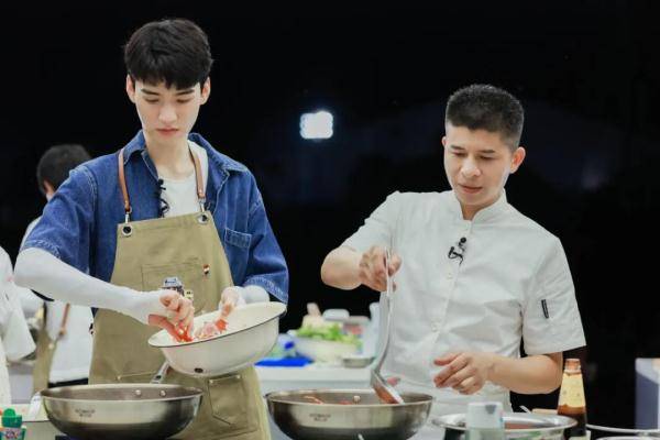 宁静|《中餐厅5》老朋友AKA店长黄晓明，这季竟碰上了她！