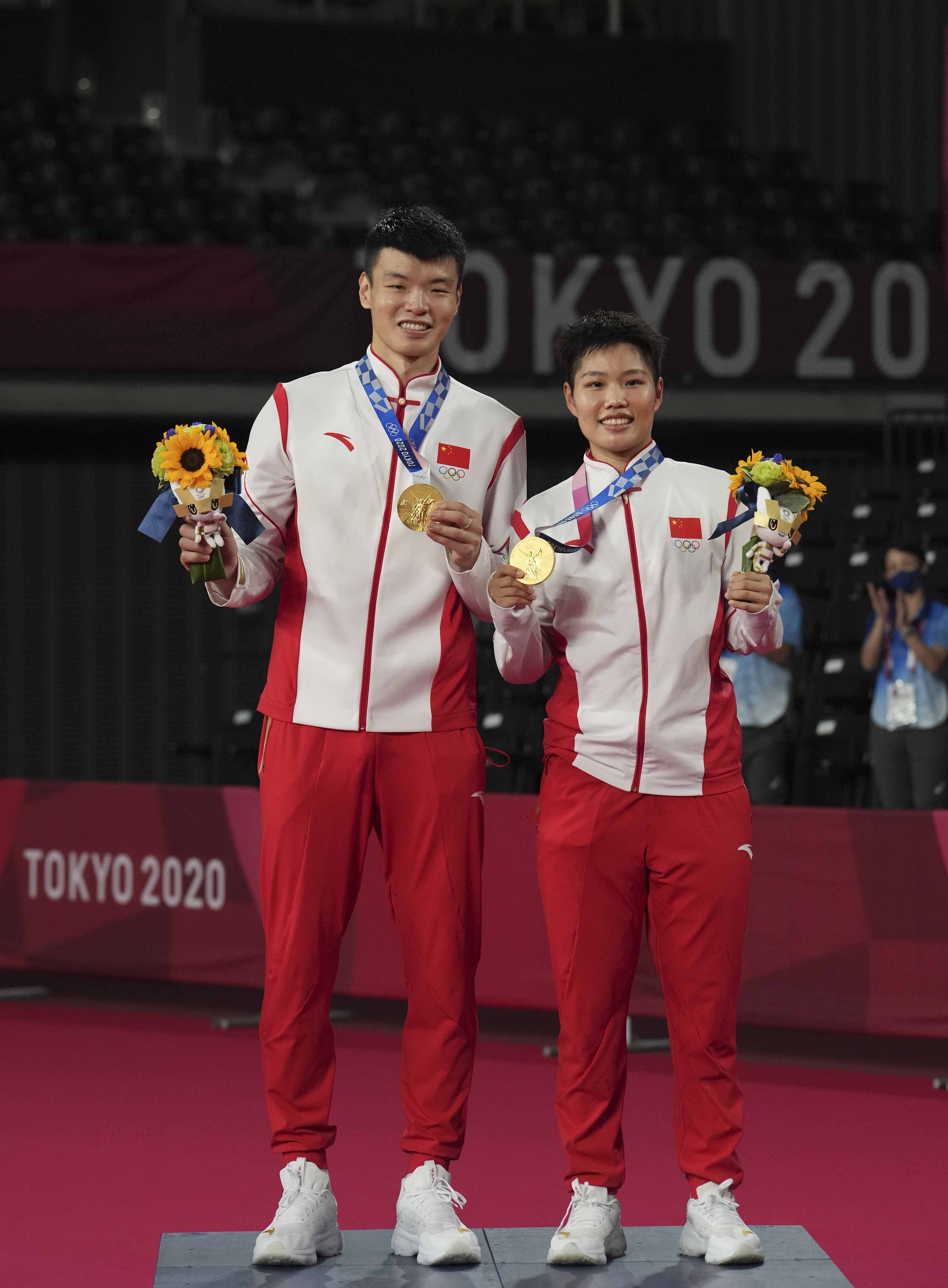 羽毛球混合双打颁奖仪式