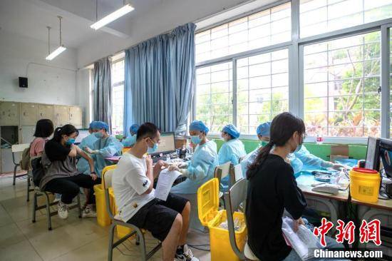福建|福建莆田：中学生集中接种新冠疫苗
