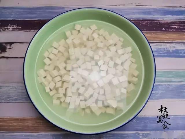 做豆腐的卤水是怎么制成的 fb514e35c3914735a92fd0e27a113fd4.jpeg