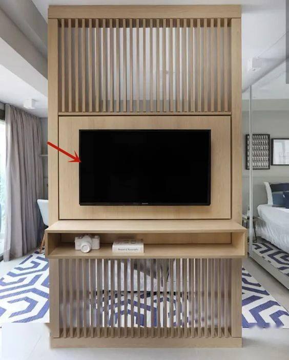 卧室和客厅都装了电视我选择这种隔断可旋转直接能两用