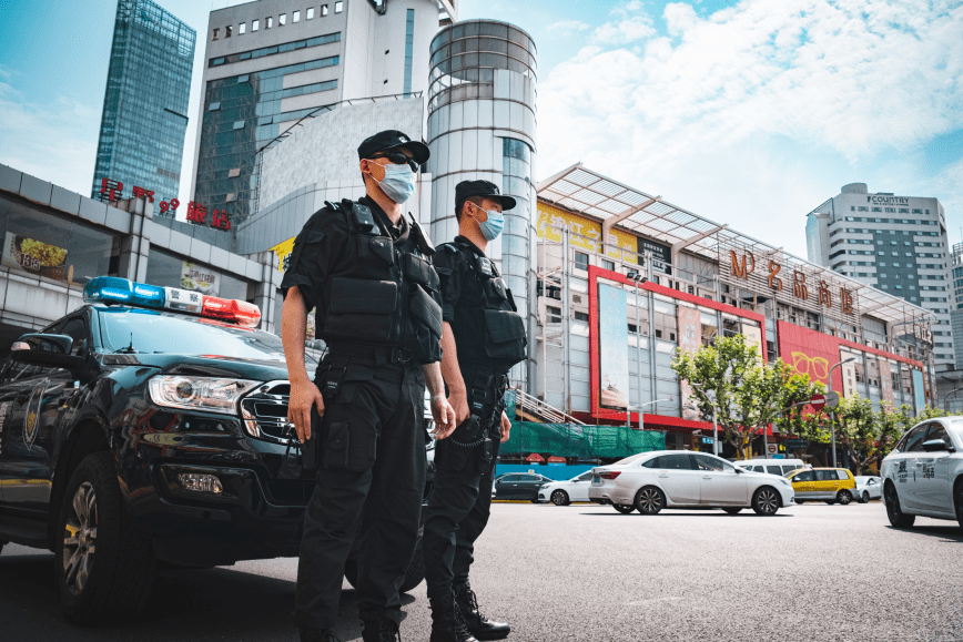 中的刑克垒和束文波 2021年以来 上海市公安局静安分局特警支队 胶舷