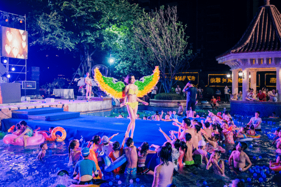 夏日解锁欢乐新姿势恒大西红柿泳池音乐派对燃爆整个夏天