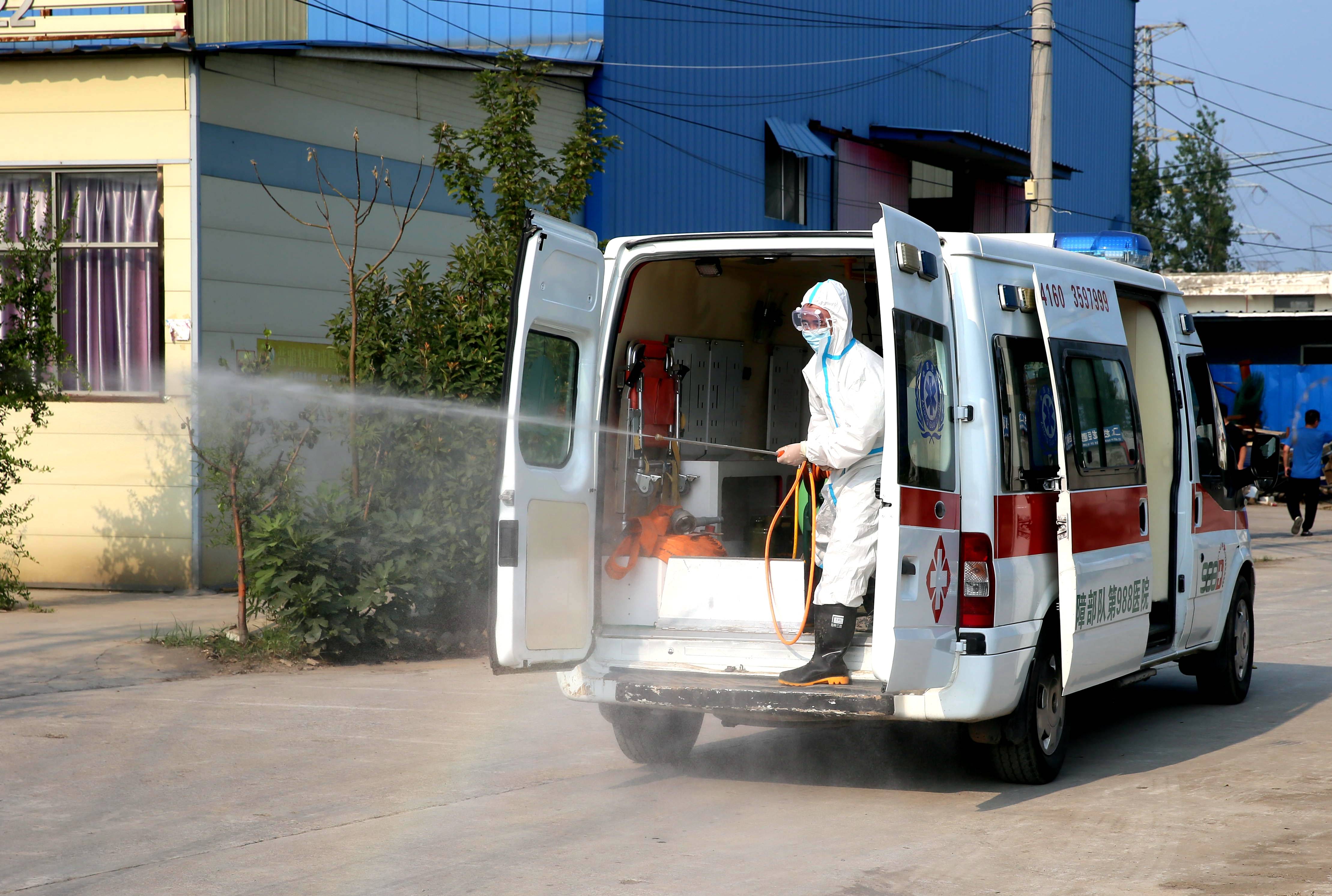 解放军联勤保障部队第988医院焦作院区进行全面消毒消杀