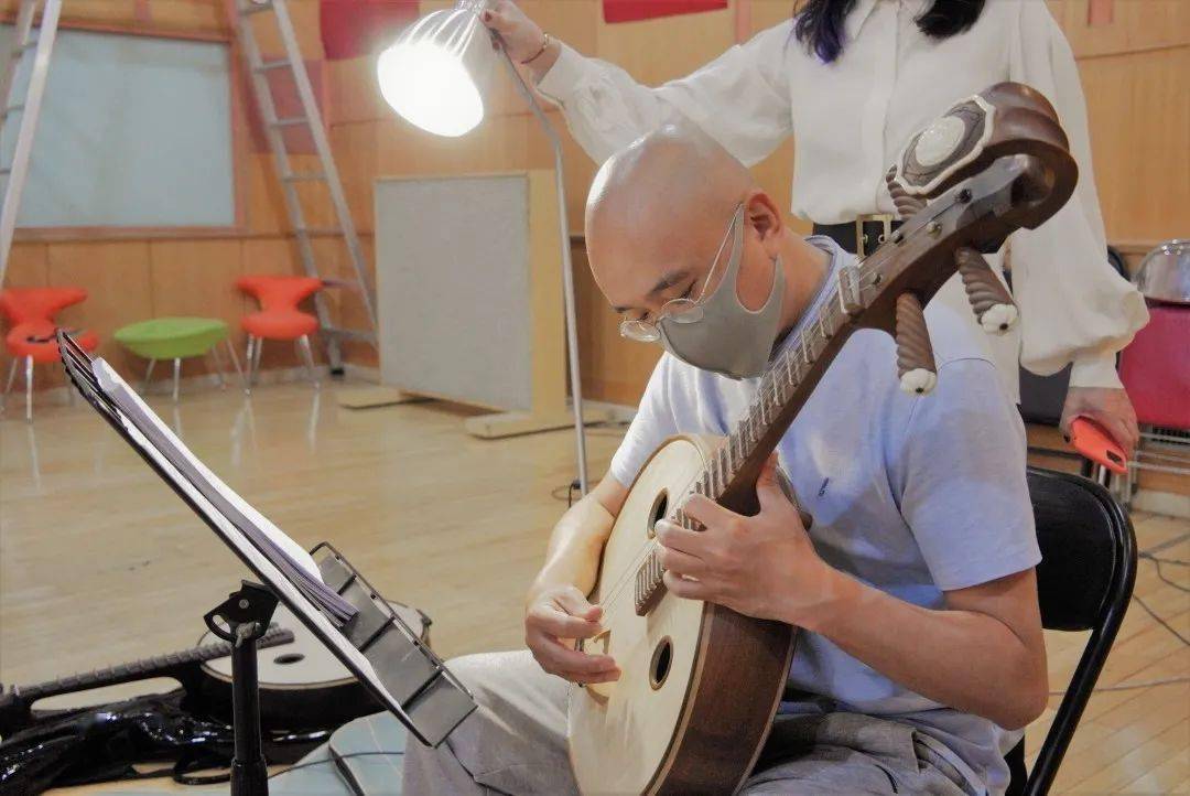 【靓碟试听】无可替代的风姿 音乐永生:一代琴师邸扬《无他Ⅱ》_乐器