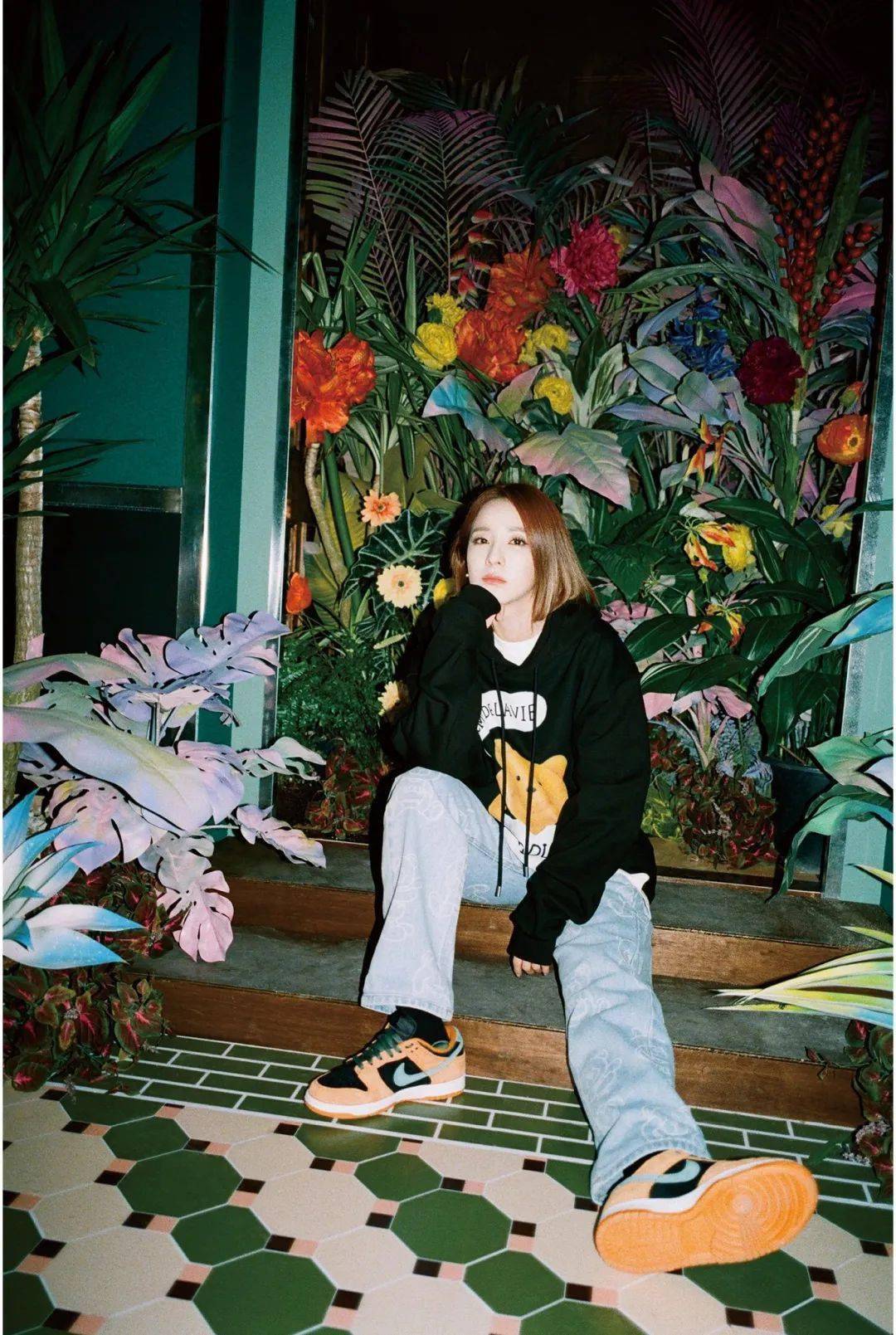 Air|Jennie「渣女穿搭」火了！这身材穿 400 块球鞋真顶！还有新晋长腿球鞋女神！