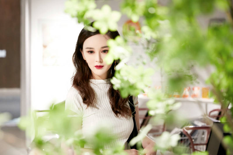 感觉|刘竞导演眉睫浅浅，似蝶飞花写真特辑