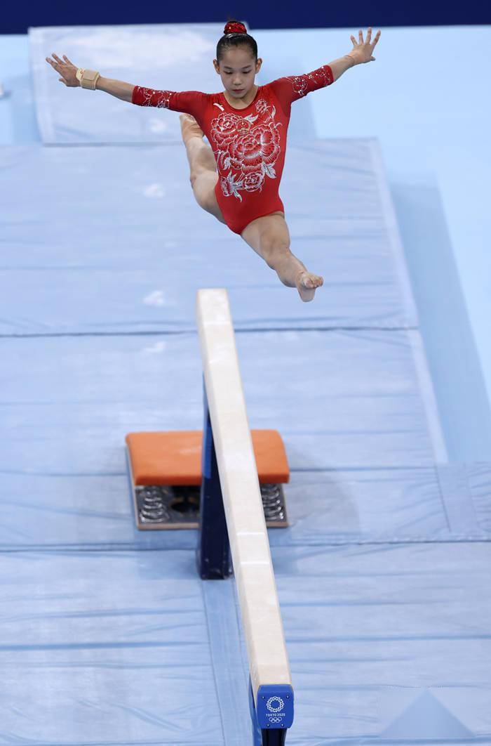 中国选手管晨辰唐茜靖包揽东京奥运会体操女子平衡木冠亚军