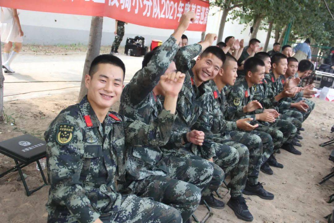 大地上的战友们来到武警通辽支队武警内蒙古总队"乌兰牧骑"小分队