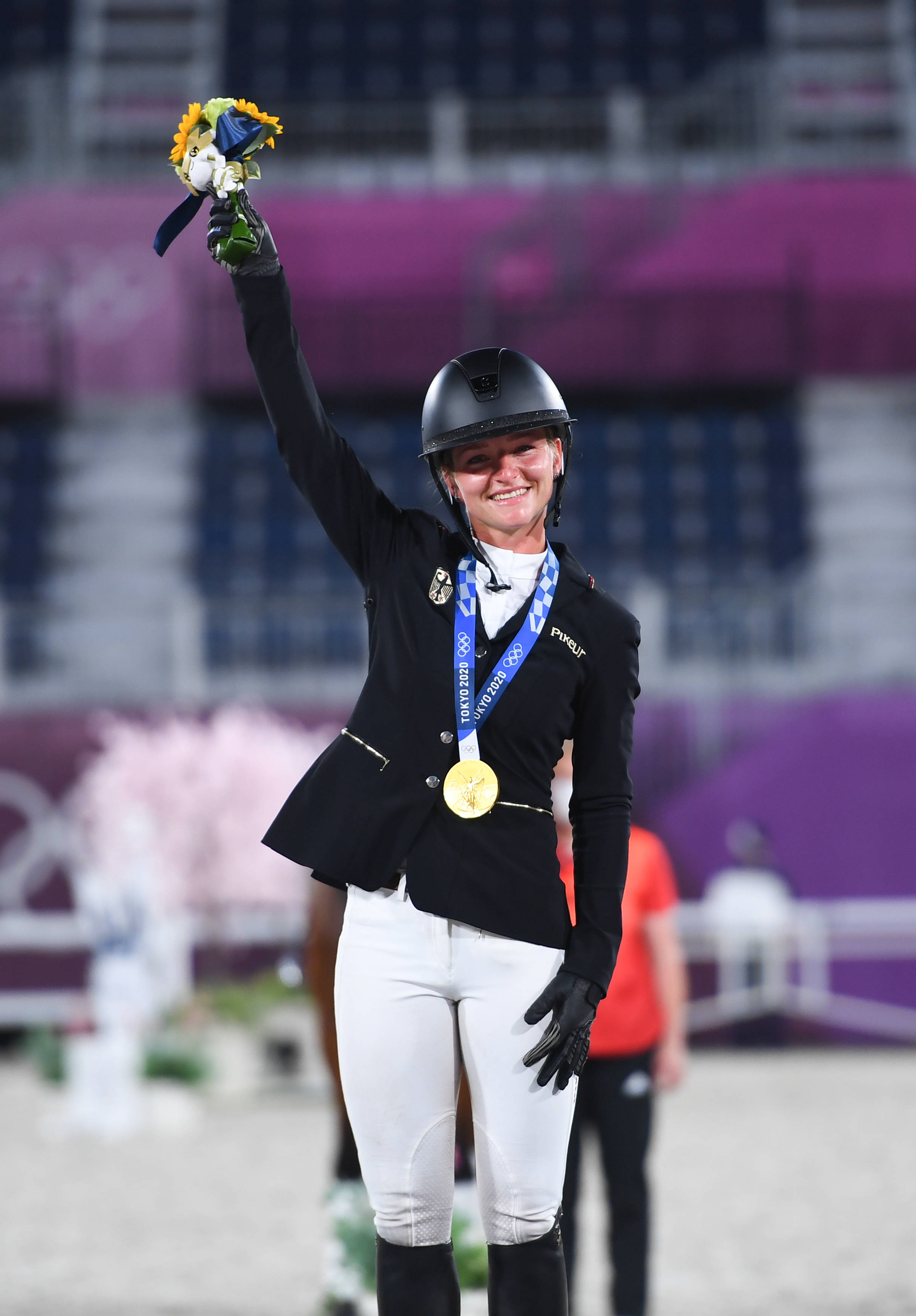 新华社照片,东京,2021年8月2日8月2日,德国选手克拉耶夫斯基和金牌