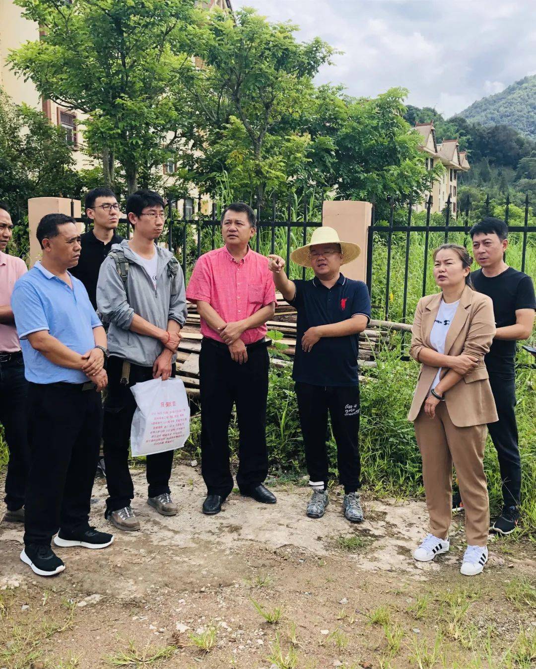 张光魁调研西盟县老旧小区改造项目勐梭片区规划工作